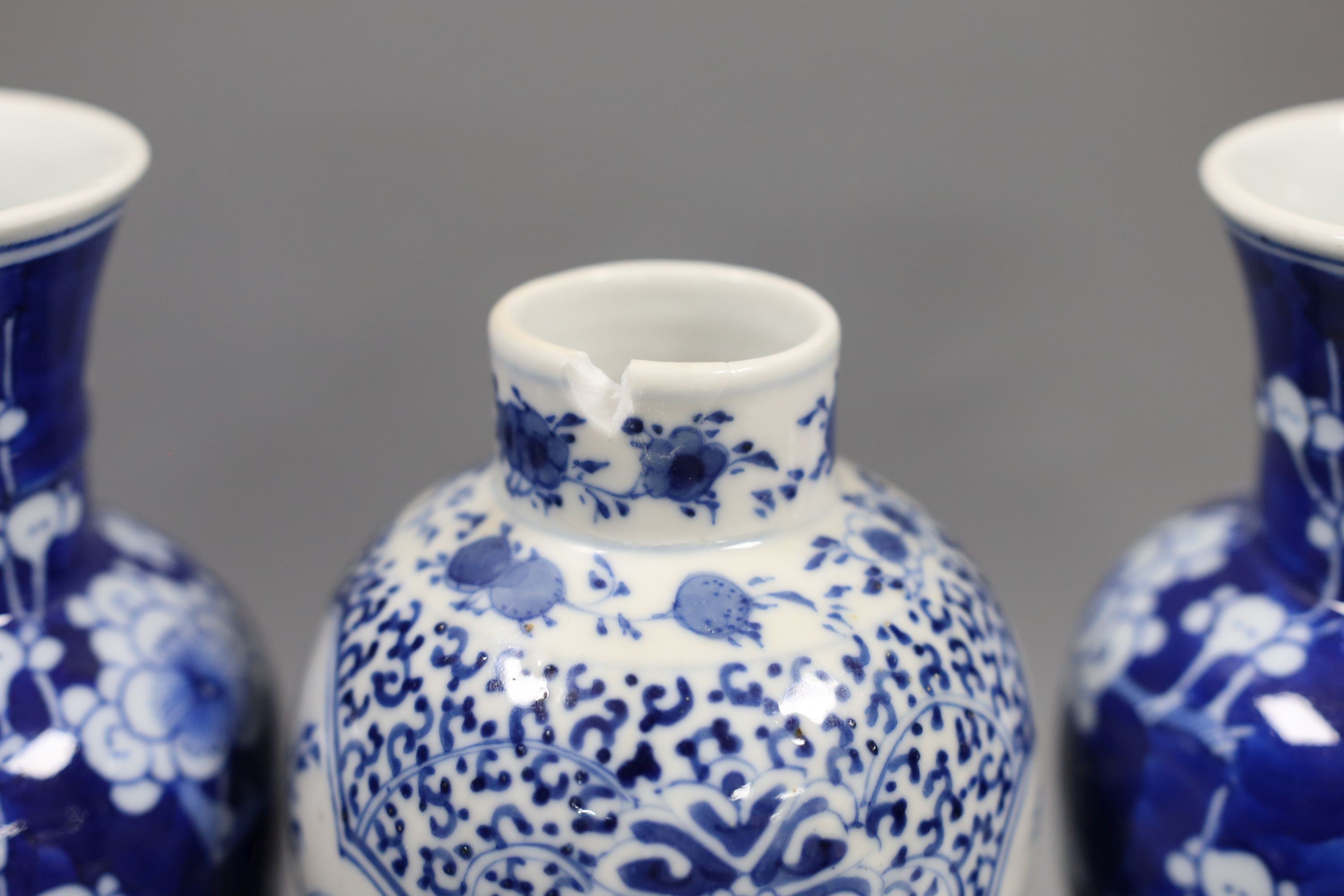 Three Chinese blue and white vases, late 19th/early 20th century, the tallest 19.5 cm